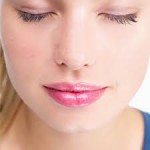 唇がヒリヒリする５つの原因は？治し方や病気について